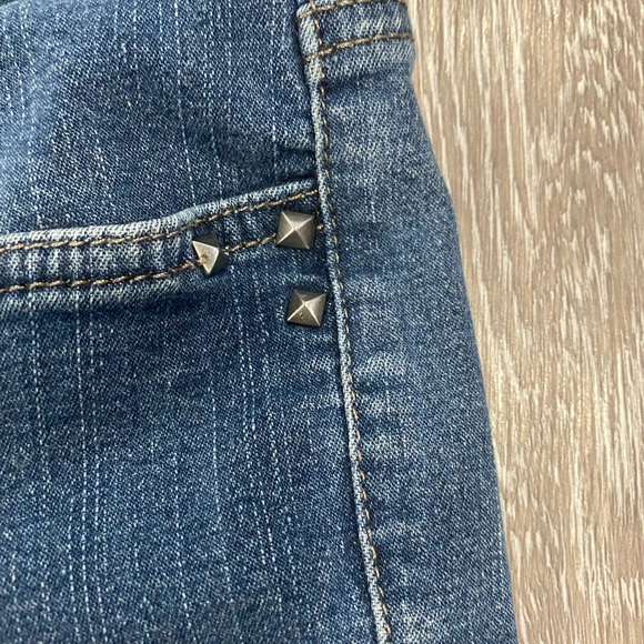 Gloria Vanderbilt Jean Shorts - Picture 4 of 6